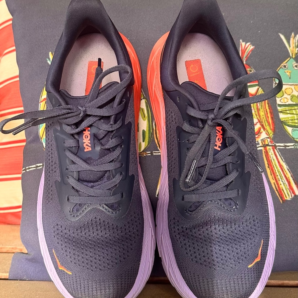 HOKA ONE ONE ARAHI 7